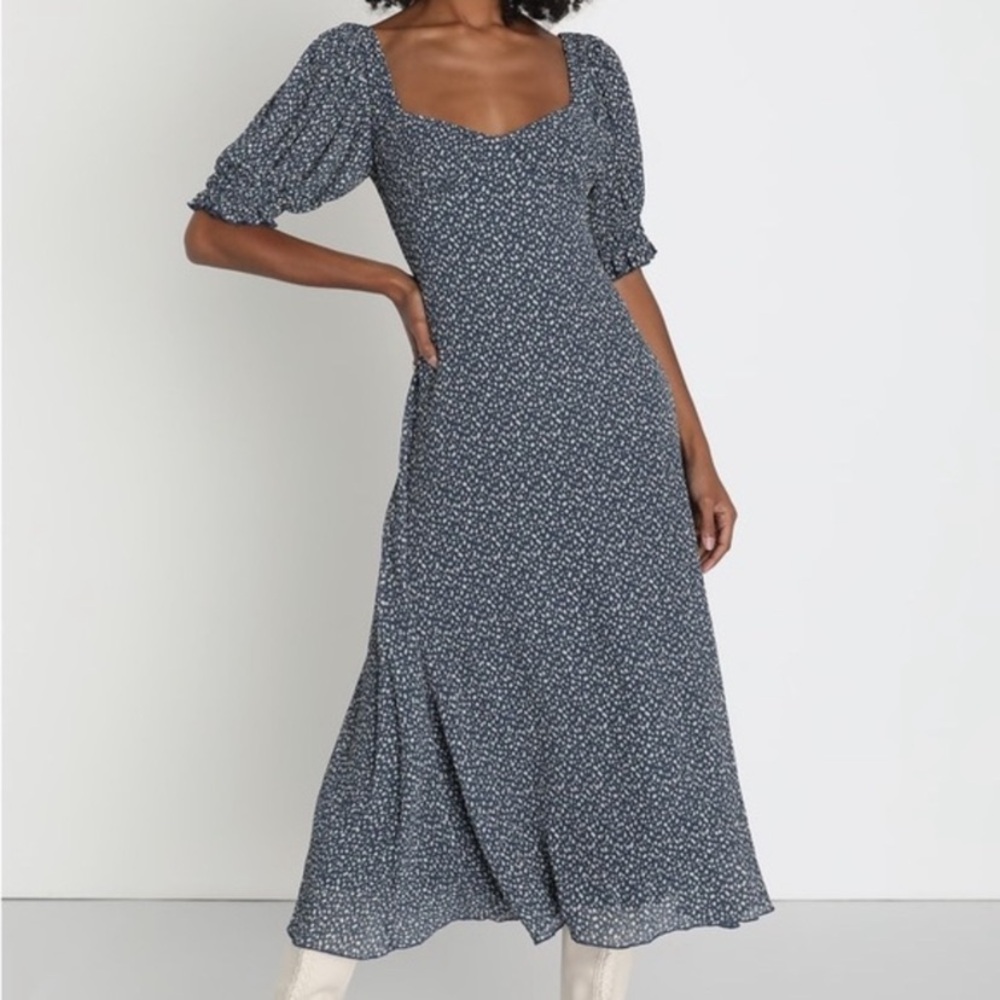 ✨ NWOT Lulu's | Blue Floral Midi Dress